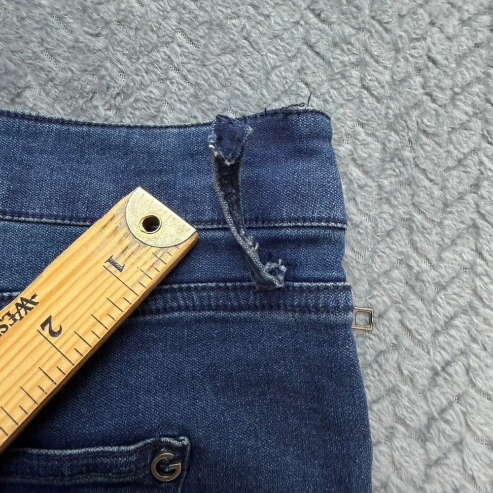 G by Guess doubled belt carefully